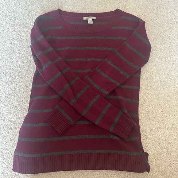 Two striped sweaters - Picture 2 of 7